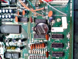 Встановлений слот CR2032 у Korg Poly-800 II
